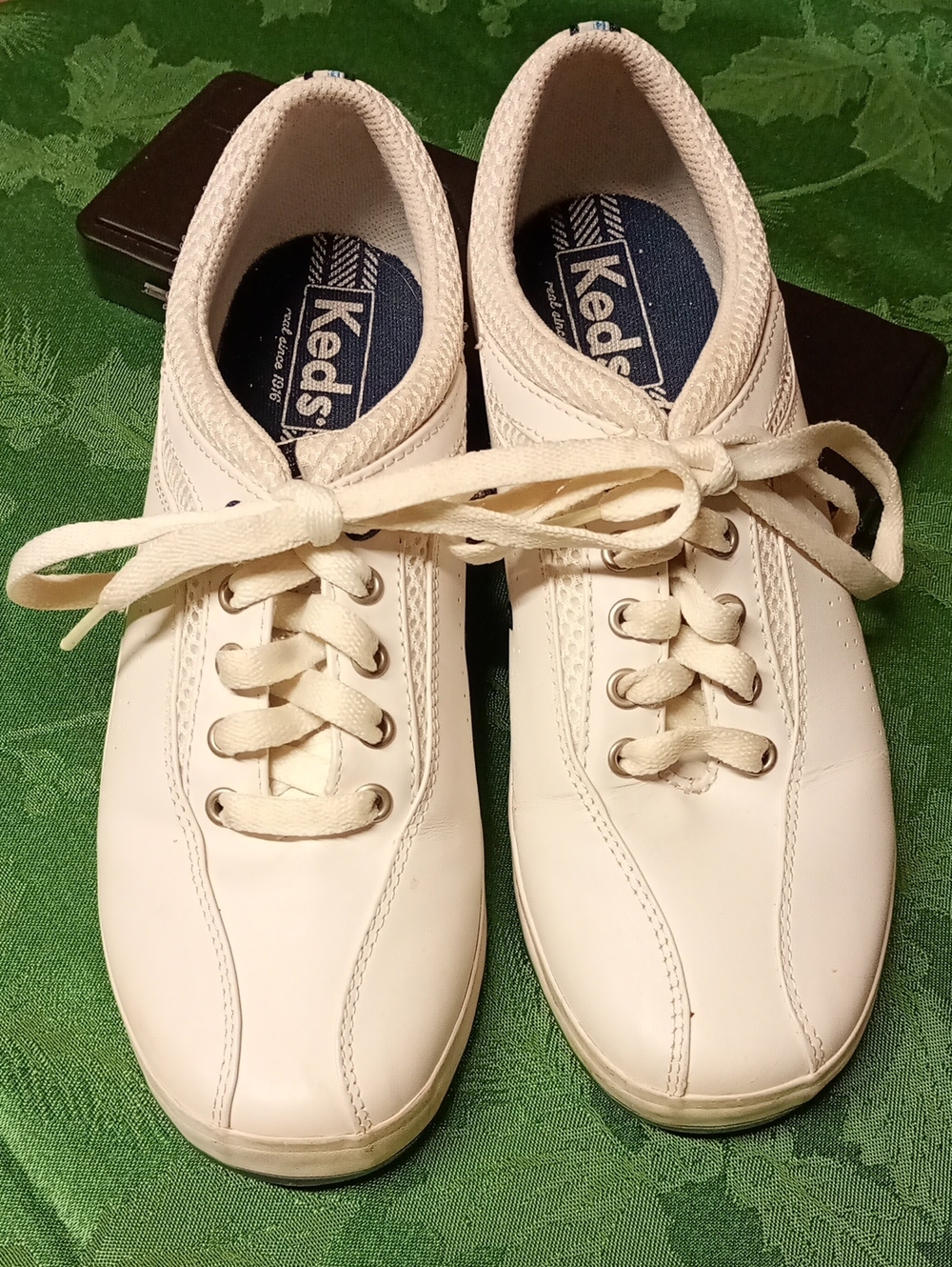 Keds Women's Leather White Low-Top Sneakers Sz 7